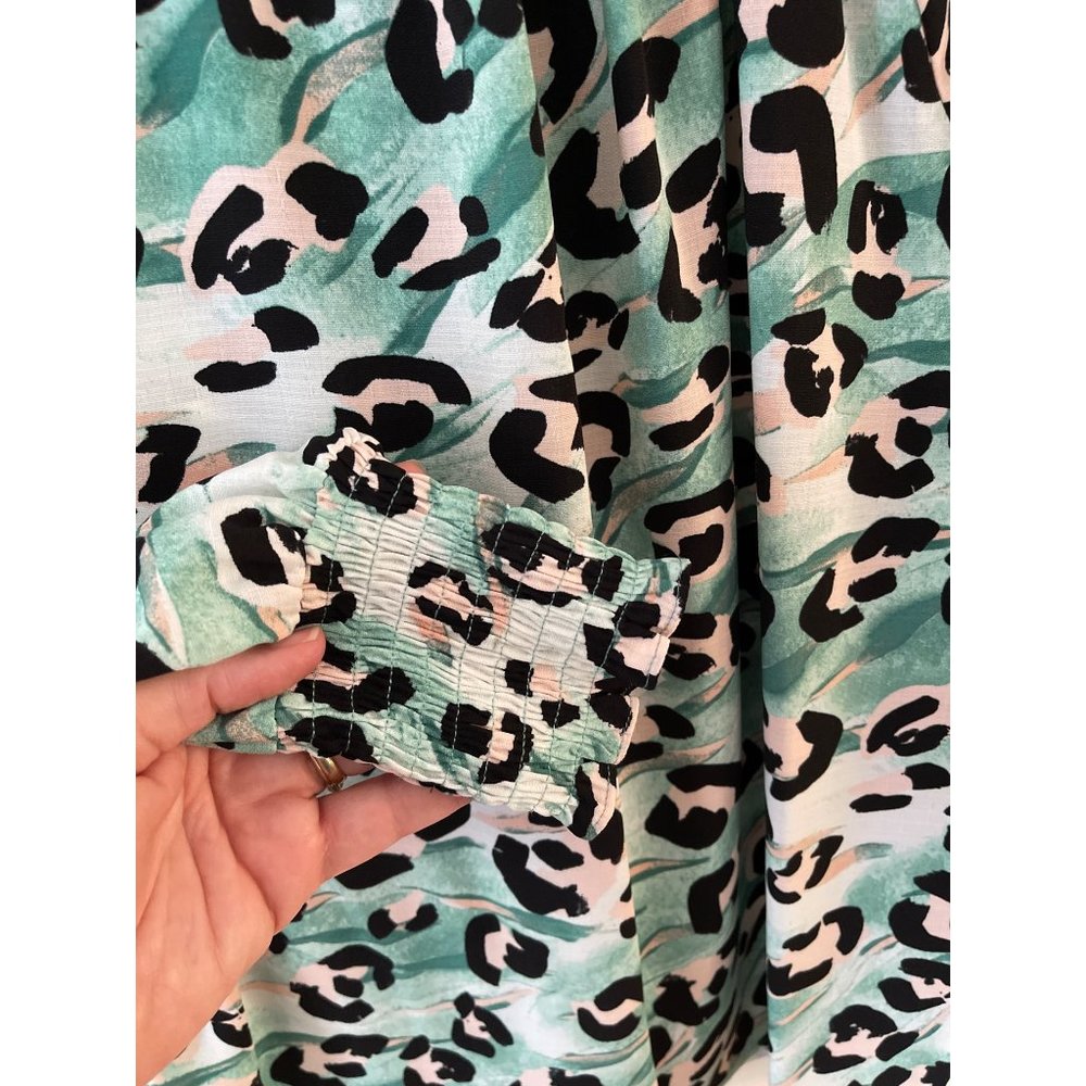 Nine West Leopard Print Mock Neck Blouse Green Elastic Frills Shirred Top Size L - Picture 6 of 10